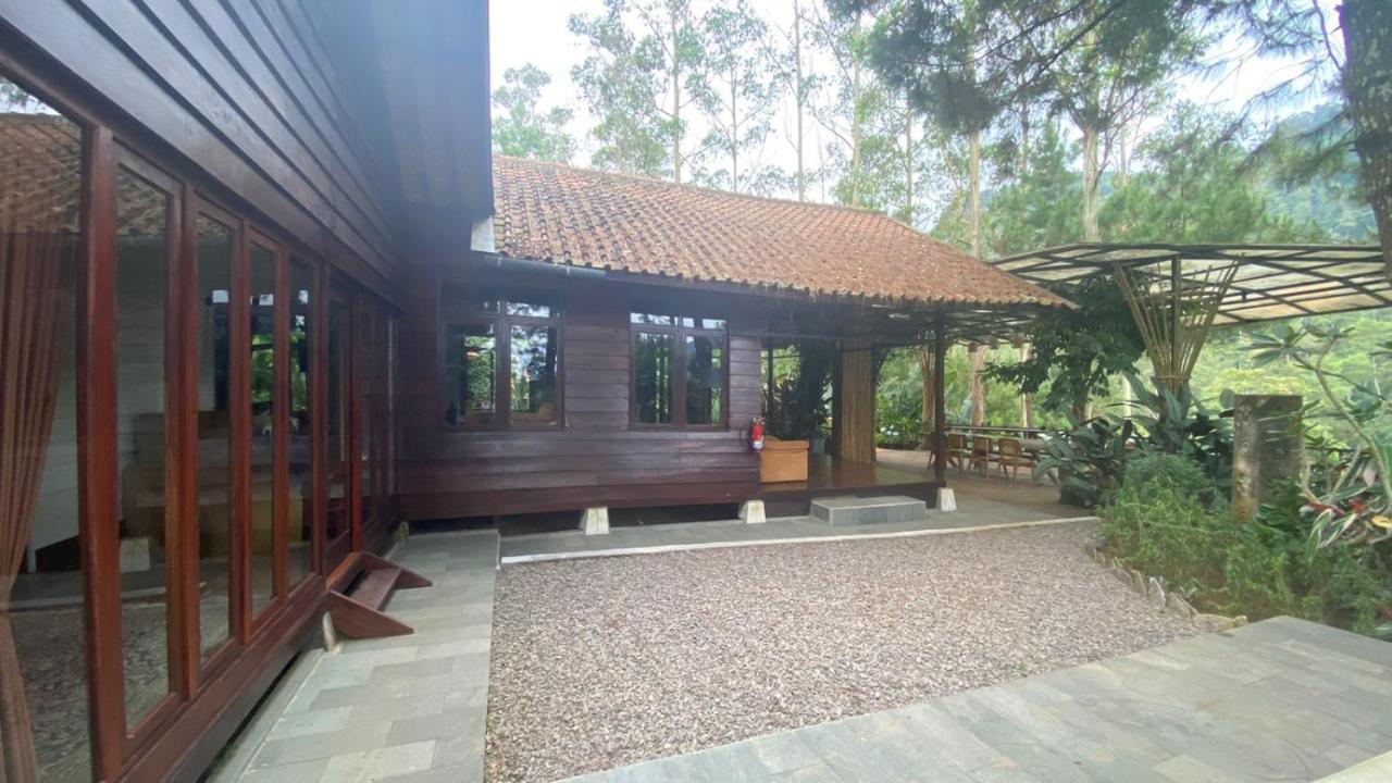 The Lodge Maribaya Bandung Exterior photo